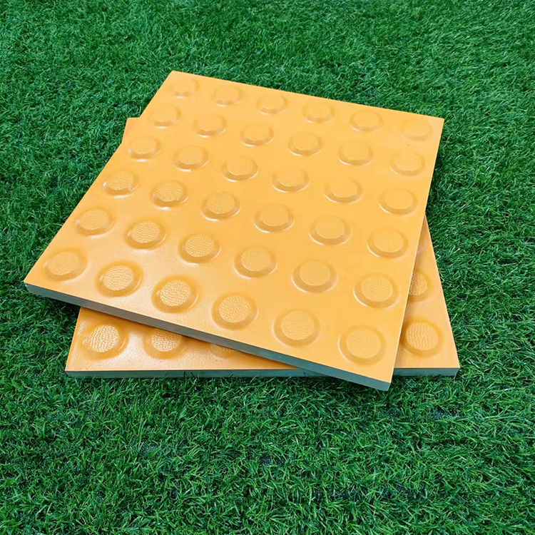 誰(shuí)家便宜我就買(mǎi)誰(shuí)的？盲道磚廠家經(jīng)常聽(tīng)到的一句話